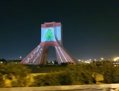 📸 برج آزادی به رنگ پرچم لبنان درآمد