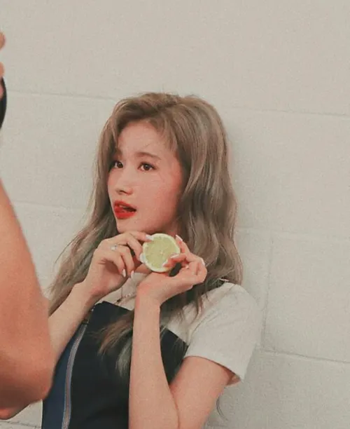 [show the world just who i can be] Sana TWICE