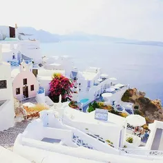 جزیره ی زیبا و دیدنی سانتورینی یونان.