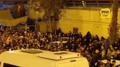 🎥تجمع شبانه مردم تهران در محل معراج شهدا برای وداع با پیک