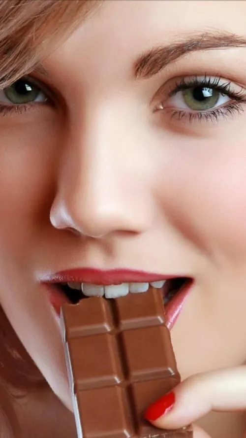 🍫 هنگام ناراحتی شکلات تلخ بخورید