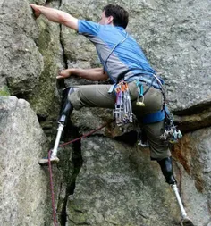 کوهنوردی اراده ی سنگی میخواهد نه پاهای قوی...
