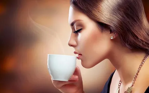 یه فنجون چای گرم وقتی خیالت از عشقت راحته چقدر میچسبه....