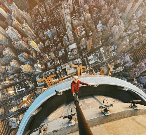 عکس سلفی طبقه ۱۲۰ ساختمان Empire State، نیویورک