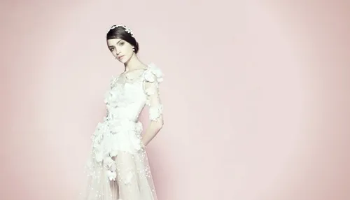 ۳۰ مدل لباس عروس گل برجسته با شکوه، رمانتیک و وحشی!