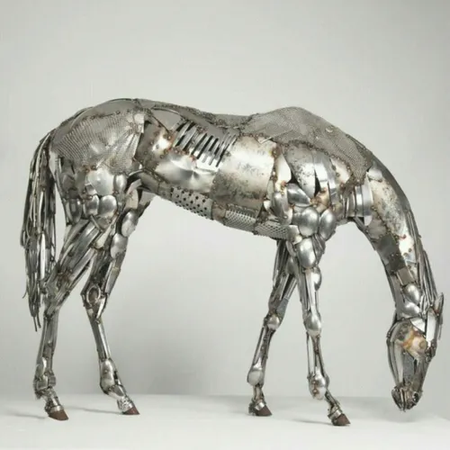 نگاهی به مجسمه های فلزی زیبا و دیدنی هنرمند ولزی