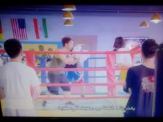 توی فیلم مشت شیرین که لوهان بازی کرده یه لحظه پرچم ایران 