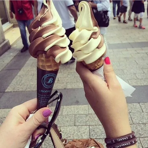 از خوردن بستنی قیفی در خیابان خجالت نکش!