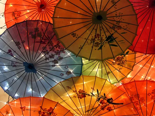 چترهاي رنگارنگ...