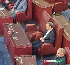🔹حضور محمود احمدی‌نژاد با پیراهن سفید در افتتاحیه مجلس خب