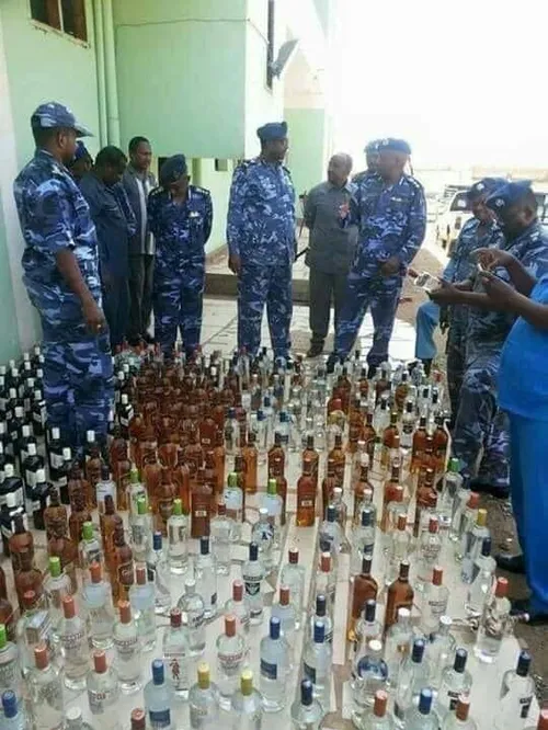 حکم مشروب خوردن در سودان شلاق و تحقیر بود