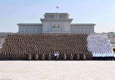 عکس یادگاری کیم جونگ اون، رهبر کره شمالی با ارتش جوان این