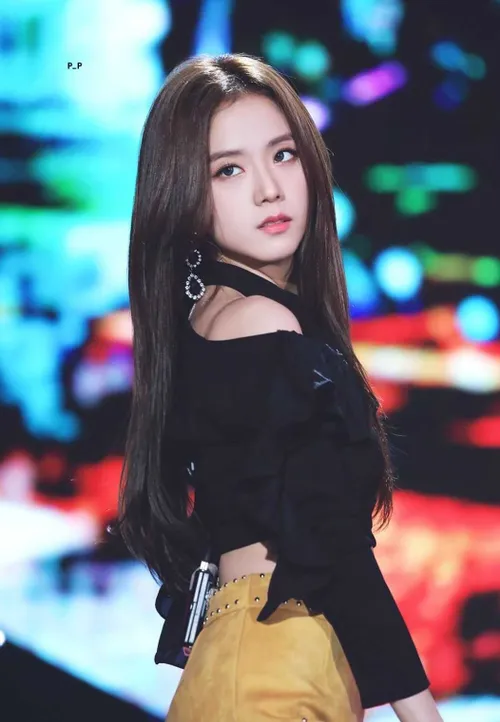 JISOO🍒 🖤❤💙