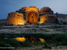 تصویری زیبا از کاخ اردشیر بابکان در فیروز آباد که توسط عک