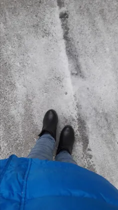 قدم زدن در هوای برفی