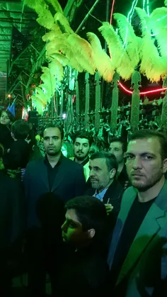 حضور دکتر احمدی نژاد در هیئت عزادارن حسینی میدان ۷۲ نارمک