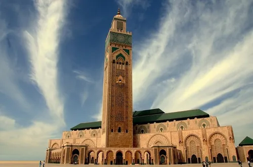 مسجد حسن دوم، بزرگترین مسجد مراکش است و یکی از بلند ترین 