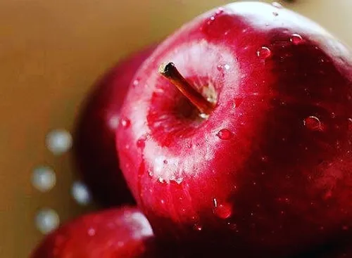 آنتی اکسیدان موجود در سیب قرمز از سبز بیشتر است و رنگ قرم