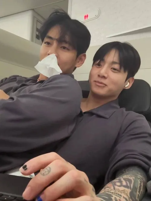 خواستم یاد اوردی کنم اولین باری نیست که رو پای هم میشینن🤗