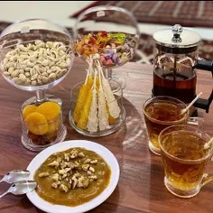 ماما بالا یع چایی بخوریم😍😋