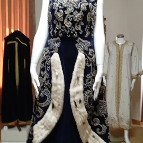 زیبا ترین لباس شهر بانو جان خانم زیبای فرح