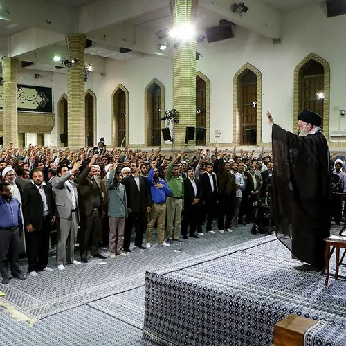 رهبر انقلاب: جوان ایرانی خوشبختانه جوان پرشوری است درست ن