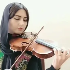 نوازنده 🎻 ویولن : سرکار خانوم فریبا توکلی🎶🎶