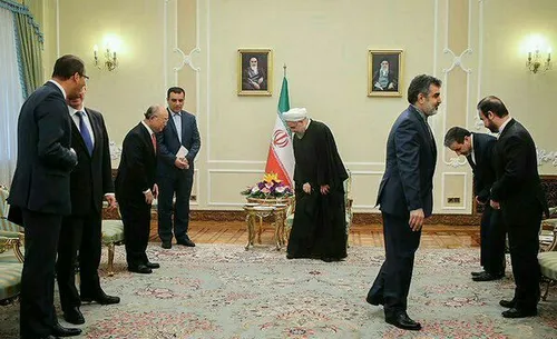 گم شدن کلید روحانی در دیدار آمانو