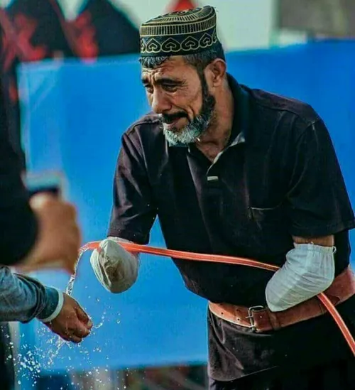 تصویری محشر از یک خادم الزوار عراقی در اربعین سیدالشهداء
