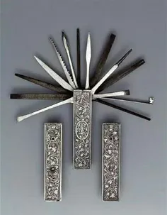 نمونه ای از چاقوی سوییسی۴۵۰ساله و ازاولین چاقو سوئیسی ها.