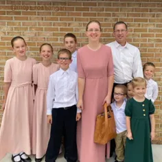 یک خانواده یهودی با هشت فرزند