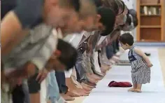 نظارت بر نماز گزاران
