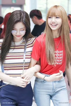 ✨JENNIE✨LISA✨