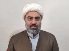 شیخ حمزه اکرمی از اساتید حوزه علمیه ماهشهر که در تاکسی ای