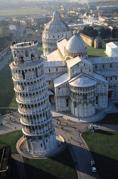 برج پیزا در رم ایتالیا