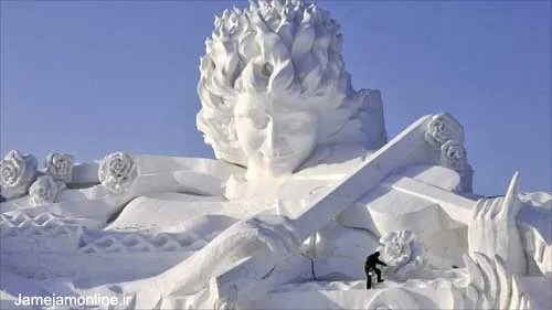 مجسمه ی برفی