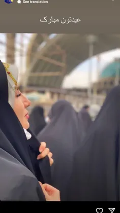 🔴خانم ملیکا زارعی (خاله شادونه) در نماز عید فطر شرکت کردن