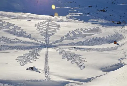 خلق آثار هنری روی برف