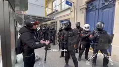 معترضین فرانسه شروع کردن به انداختن کوکتل !