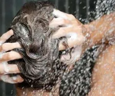 ◻ شستشوی بیش از حد مو به صورت دورانی سبب ریزش مو و شکنندگ
