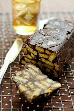 #طرز تهیه کیک شکلاتی با بیسکویت ساقه طلایی( بدون پخت) 😋 💐