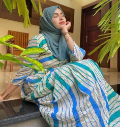 زینب خانم چشمش را به روی تلخی روزگار می بندد