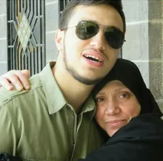 شهید جهاد مغنیه و مادرش