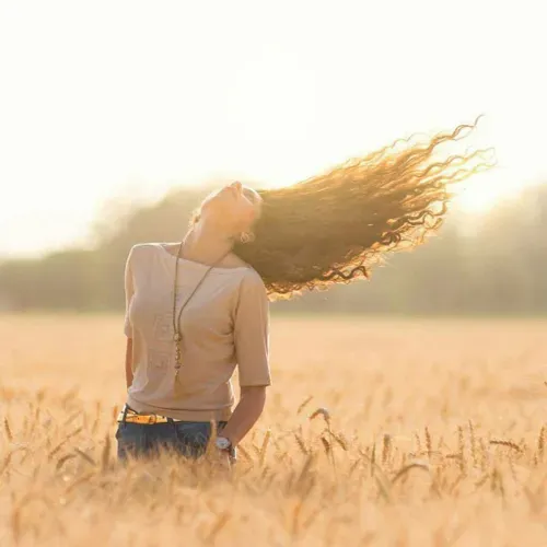 باد در مهلکه مویِ تو دل باخته است