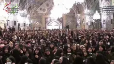 لحظه ورود رهبر انقلاب اسلامی به  اجتماع زائران و مجاوران 