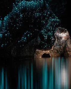 این غار «وایتامو گلوورم» نام دارد که معنی آن «حفره آبی کر