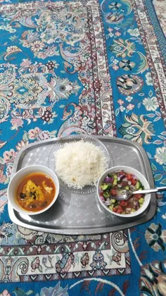 چلو خورشت قیمه با سالاد شیرازی