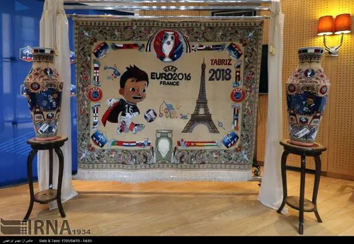 اهدای فرش ایرانی به فدراسیون فوتبال فرانسه