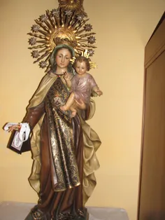 مجسمه حضرت مریم (س) و فرزندش، کلیسایی در وایادولید اسپانی