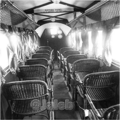 عکسی جالب و تاریخی از داخل یک هواپیما در سال 1930!